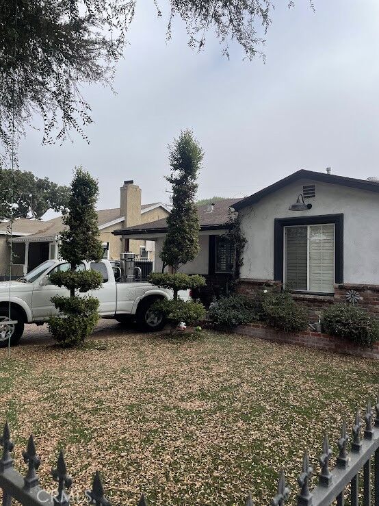 Property Photo:  10414 Dorothy  CA 90280 