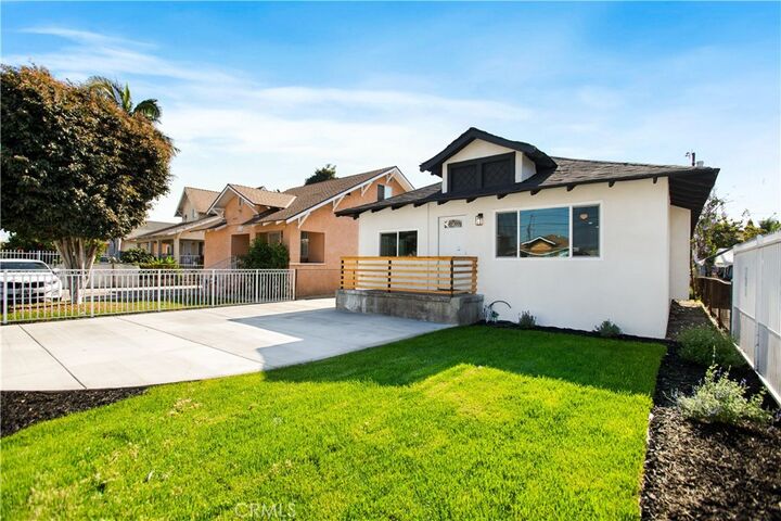 Property Photo:  1646 E 41st  CA 90011 