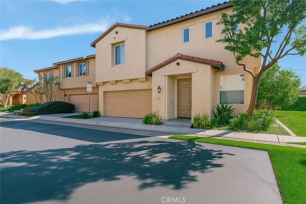 Property Photo:  480 Plaza Sueno  CA 92832 