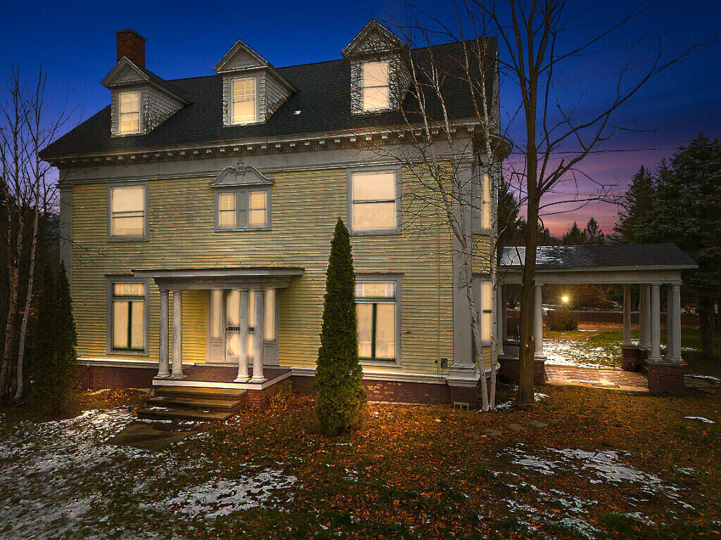 Property Photo:  405 Pine Street  ME 04276 