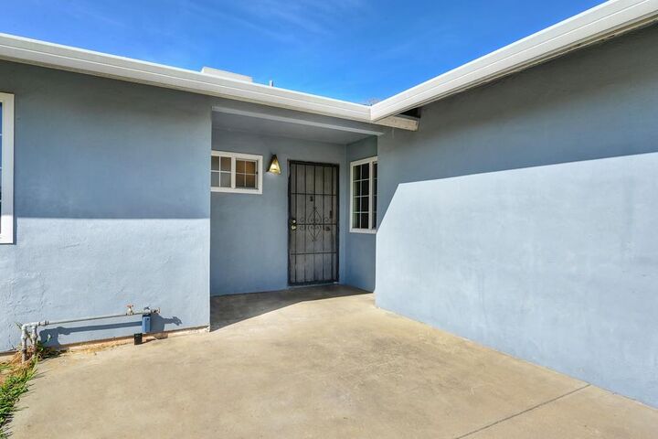 Property Photo: 6924 Peck Drive CA 95828