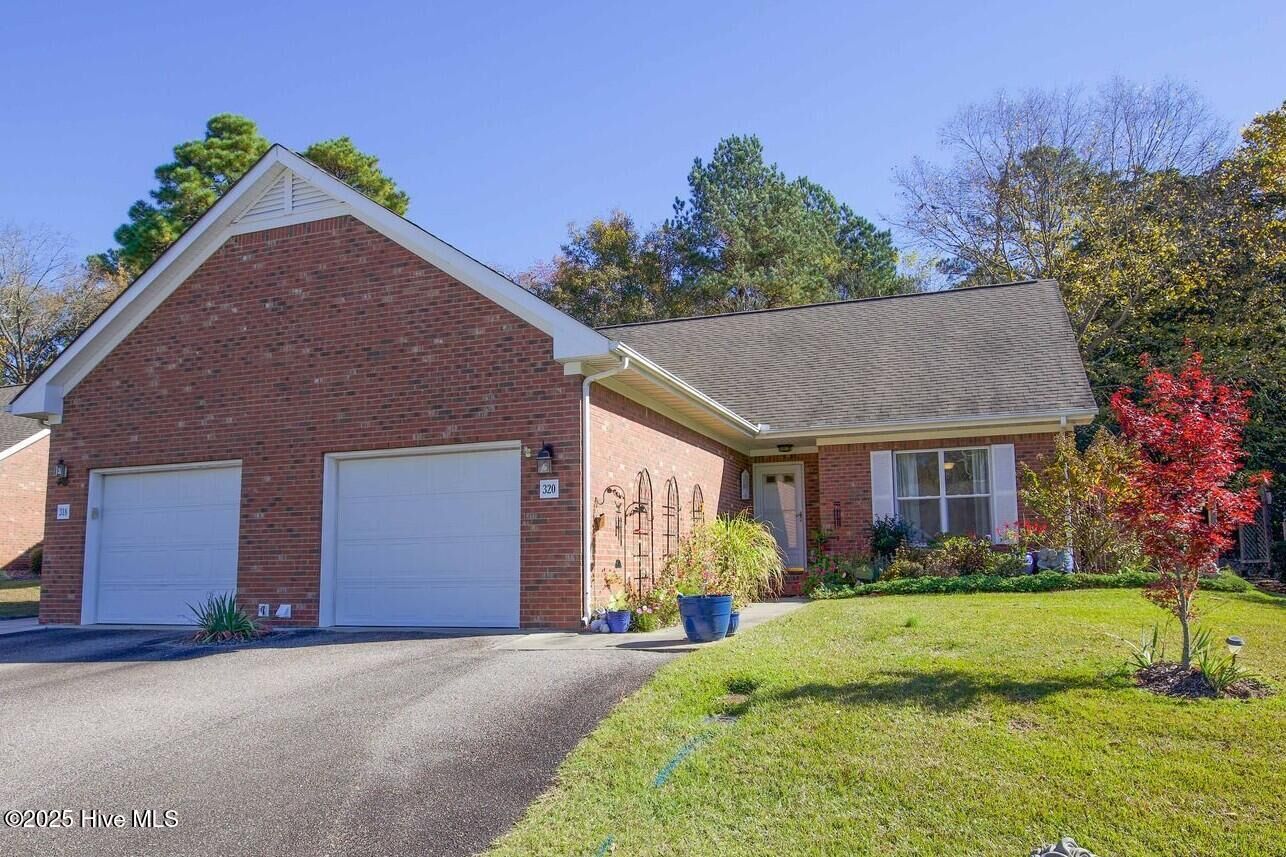 Property Photo: 320 Hiscott Lane NC 28374