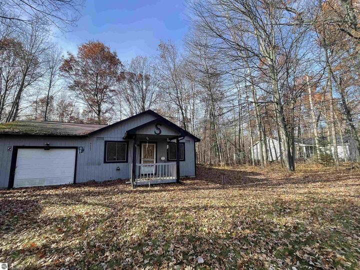 Property Photo:  6667 Shadowbrook Drive  MI 48632 