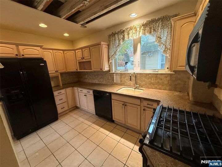 Property Photo: 33 Wall Street NJ 07016