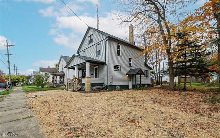 Property Photo: 260 W Wayne Street OH 44601