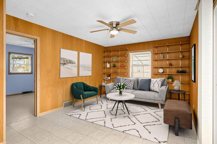 Property Photo: 692 Grandview Avenue W MN 55113