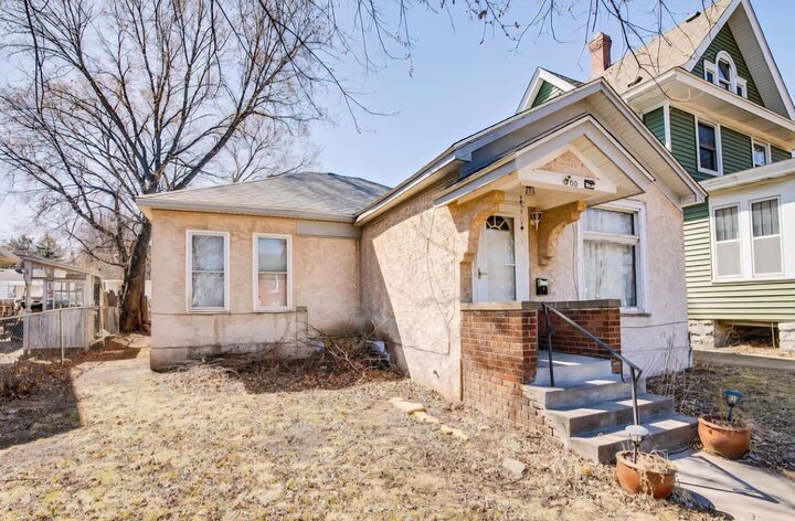 Property Photo:  300 Baker Street E  MN 55107 