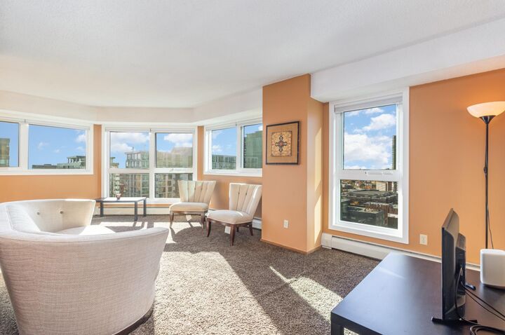 Property Photo:  433 S 7th Street 1527  MN 55415 