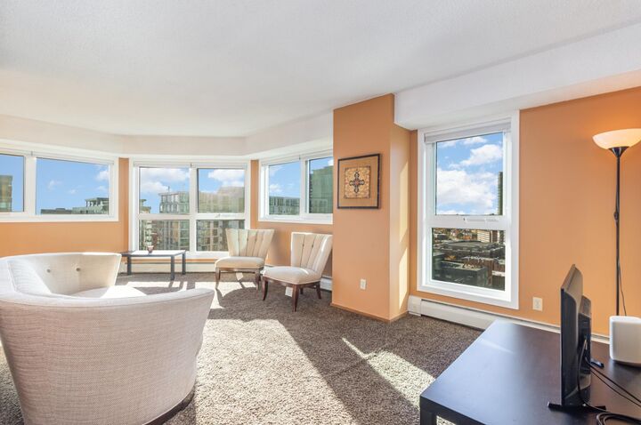 Property Photo: 433 S 7th Street 1527 MN 55415