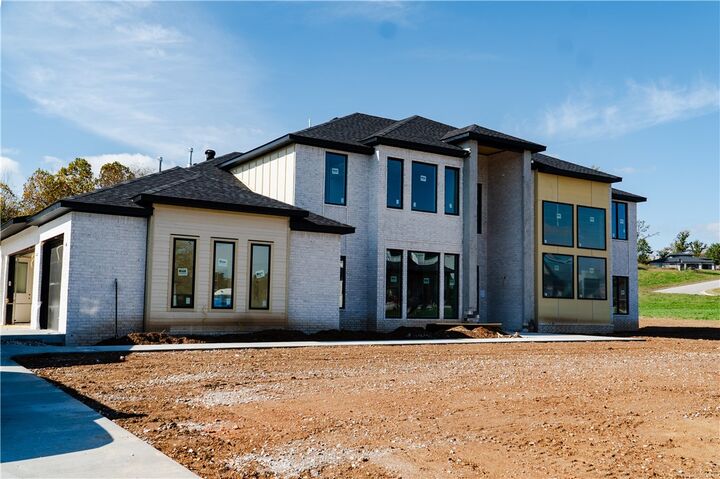 Property Photo:  309 NE Meadowgreen Street  AR 72713 