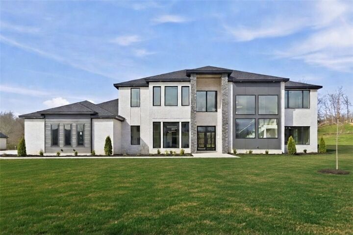 Property Photo:  309 NE Meadowgreen Street  AR 72713 