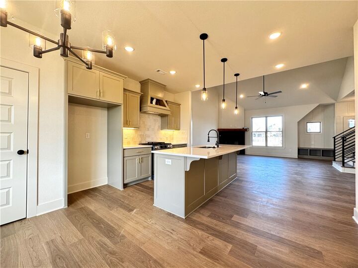 Property Photo:  2904 SW Little Elm Loop  AR 72713 