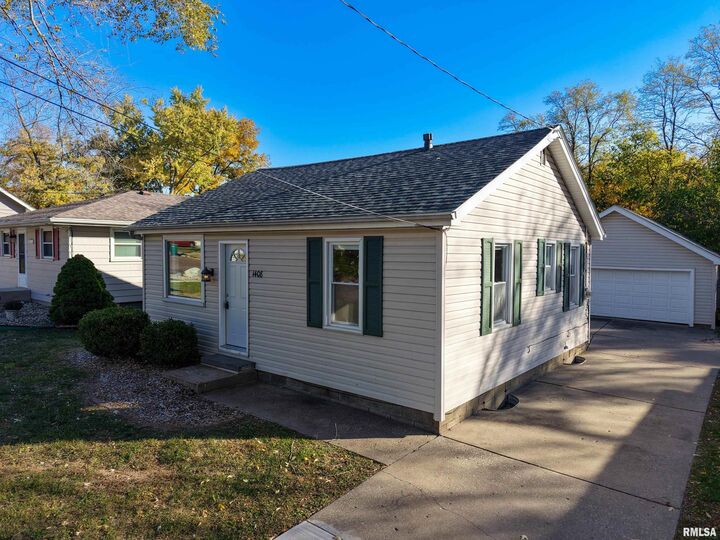 Property Photo: 1408 E Moneta Avenue IL 61616
