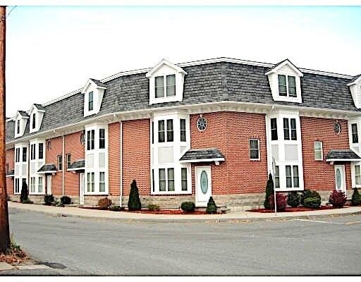 Property Photo: 909 Washington St/U14 On Walnut St 14 MA 02062