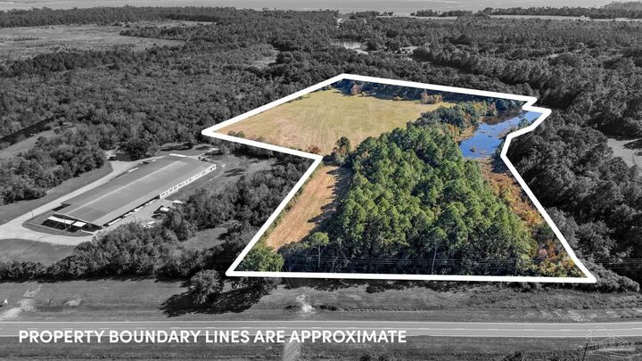 Property Photo: 3400 Blk Garcon Point Rd FL 32583