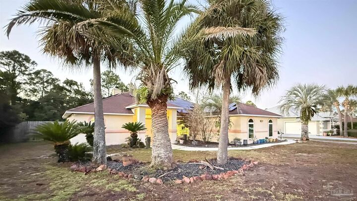 Property Photo:  1080 Chandelle Lake Dr  FL 32507 