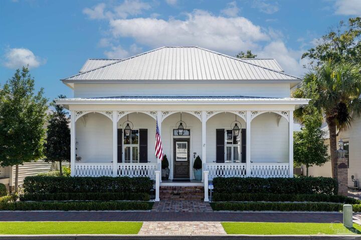 Property Photo:  433 E Zarragossa St  FL 32502 