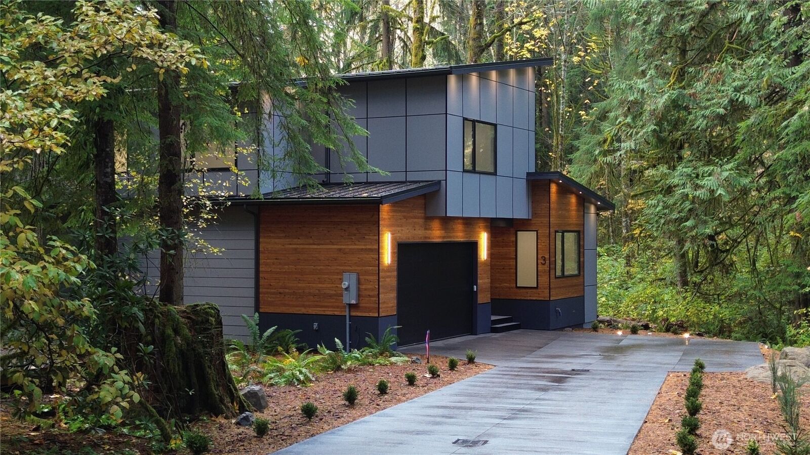 Property Photo:  3  Cayuse Court  WA 98229 