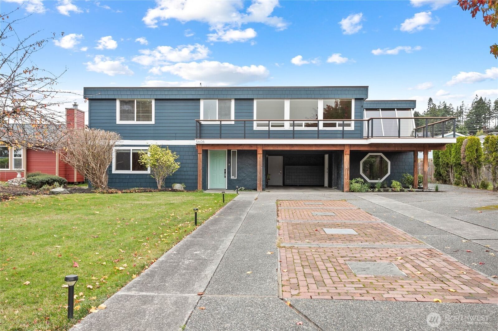 Property Photo: 5606 Kingsway WA 98221