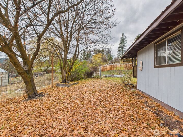 Property Photo: 927 Hesse Boulevard WA 99166