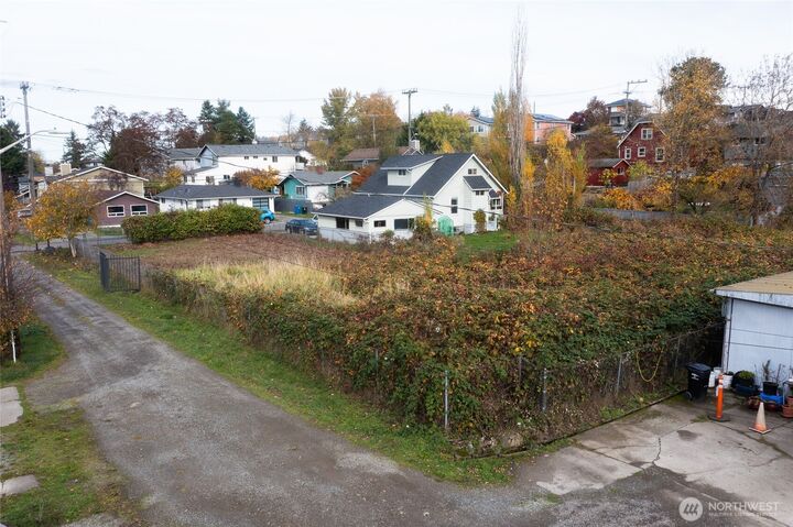 Property Photo: 30 Xx S Dakota Street WA 98108