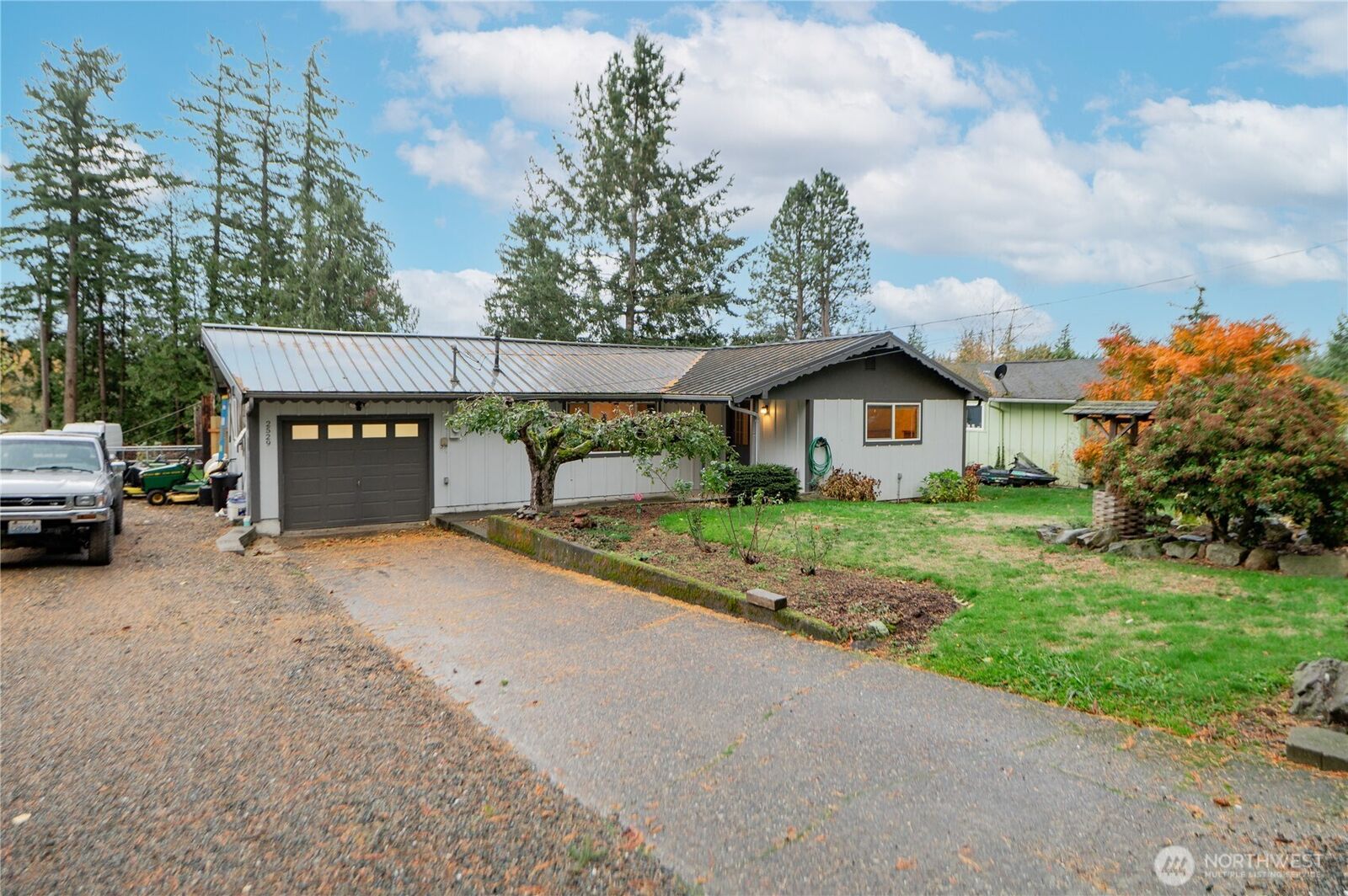 Property Photo:  2529 E Hemmi Road  WA 98226 