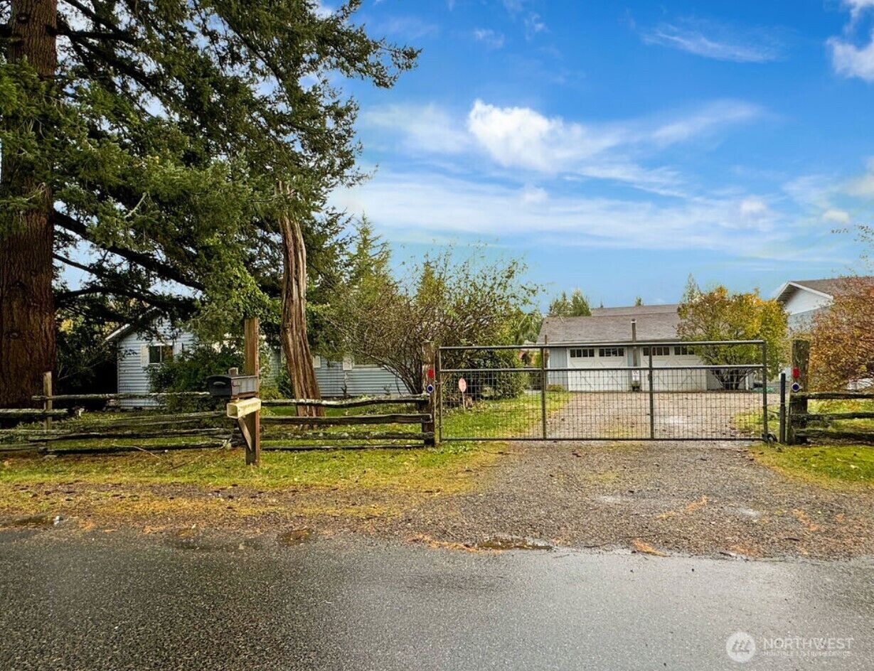 Property Photo: 29817 SE 384th Street WA 98022