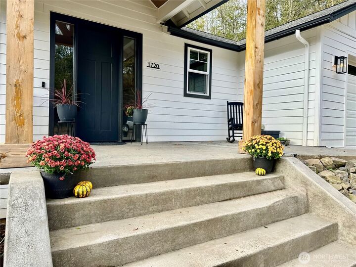 Property Photo: 1720 Bodine Extension Road WA 98626