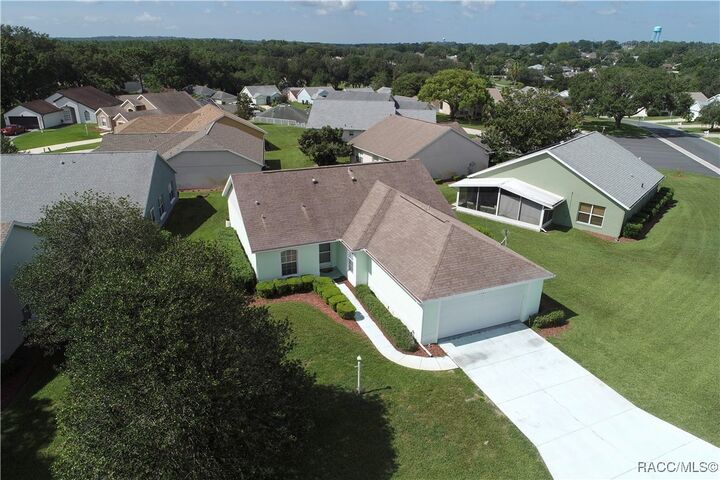 Property Photo:  484 W Hillwood Path  FL 34465 