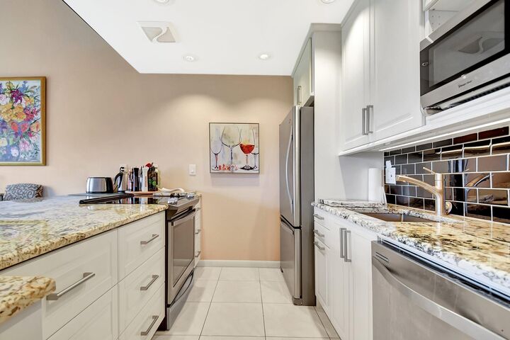 Property Photo:  755 Dotterel Road 1512  FL 33444 