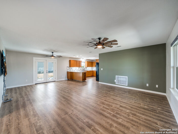 Property Photo: 433 W Klein TX 78130