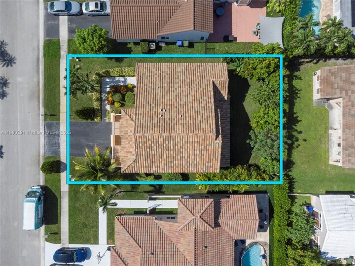 Property Photo:  18865 NW 1st St  FL 33029 