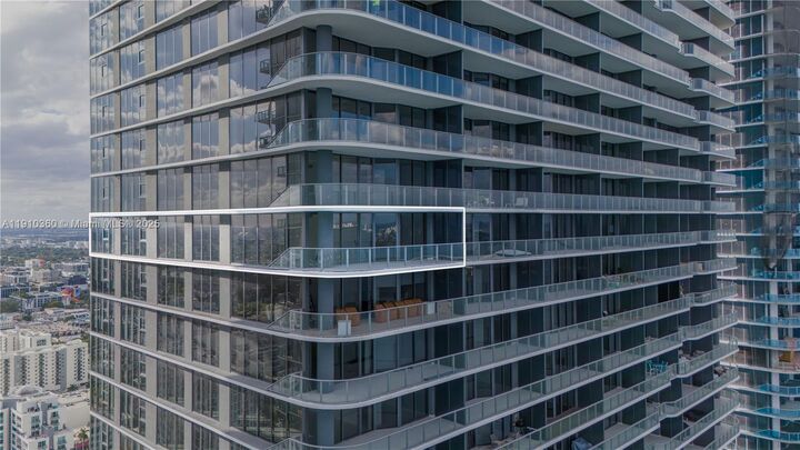 Property Photo: 700 NE 24th St 4407 FL 33137