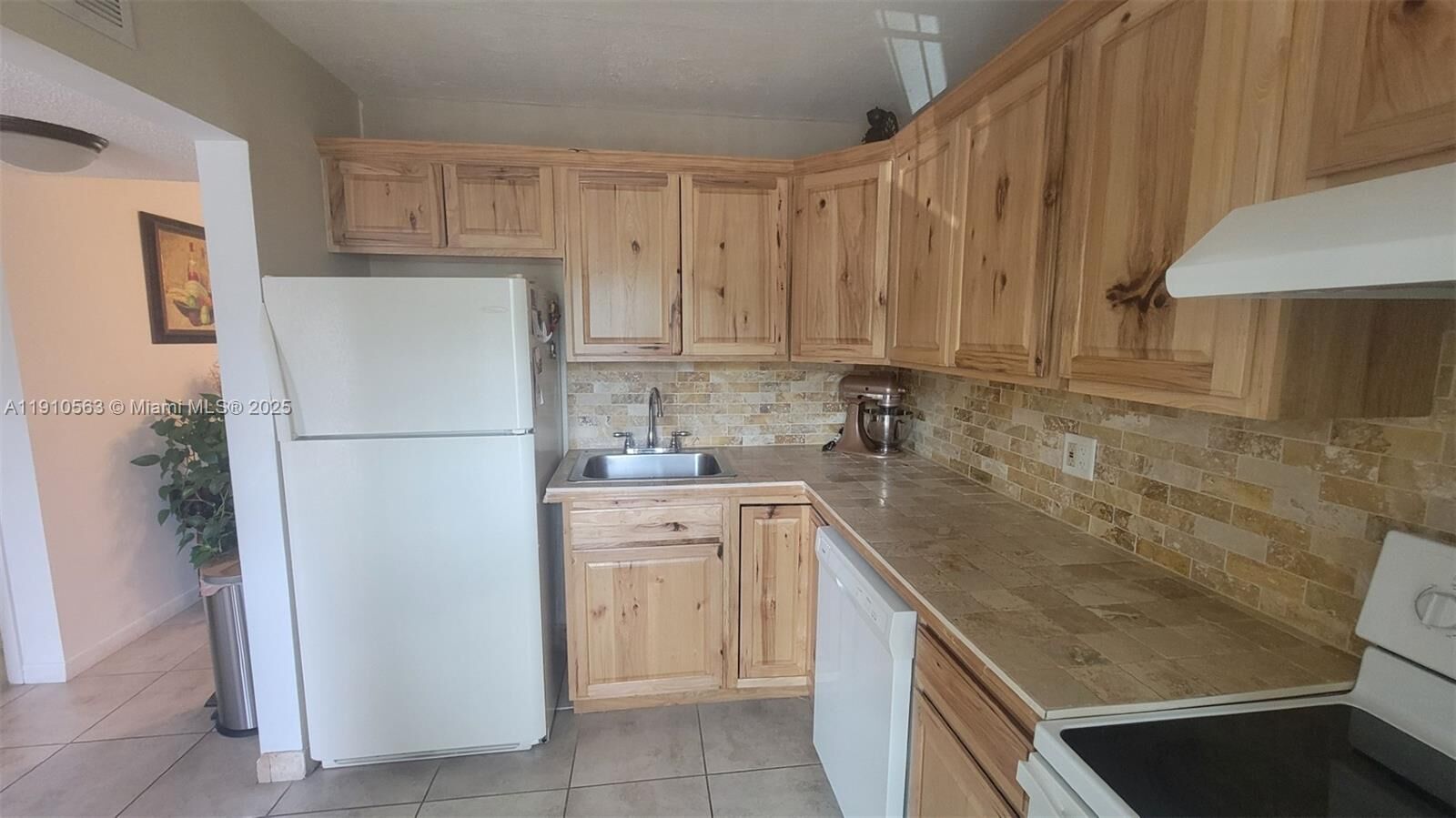 Property Photo: 5851 NW 62nd Ave 202 FL 33319