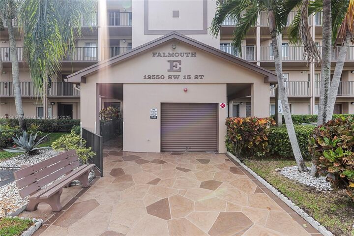 12550 SW 15th St 411E  Pembroke Pines FL 33027 photo