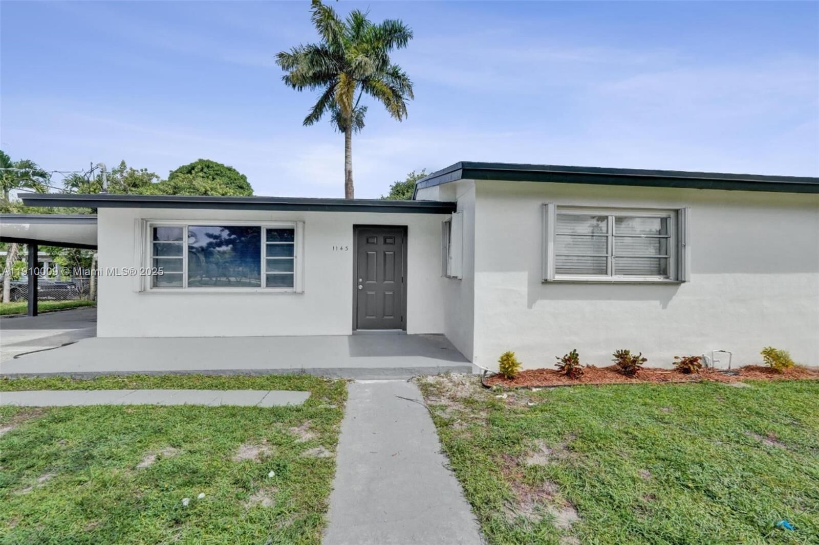 Property Photo: 1143 NW 18th St FL 33311