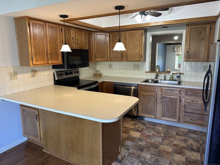 Property Photo: 20 South Street 6 CT 06801