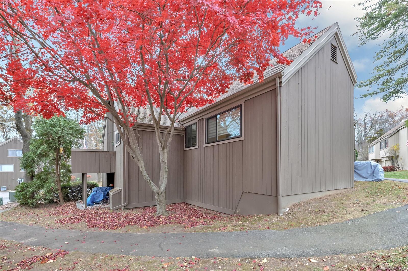 Property Photo: 289 Agawam Drive B CT 06614