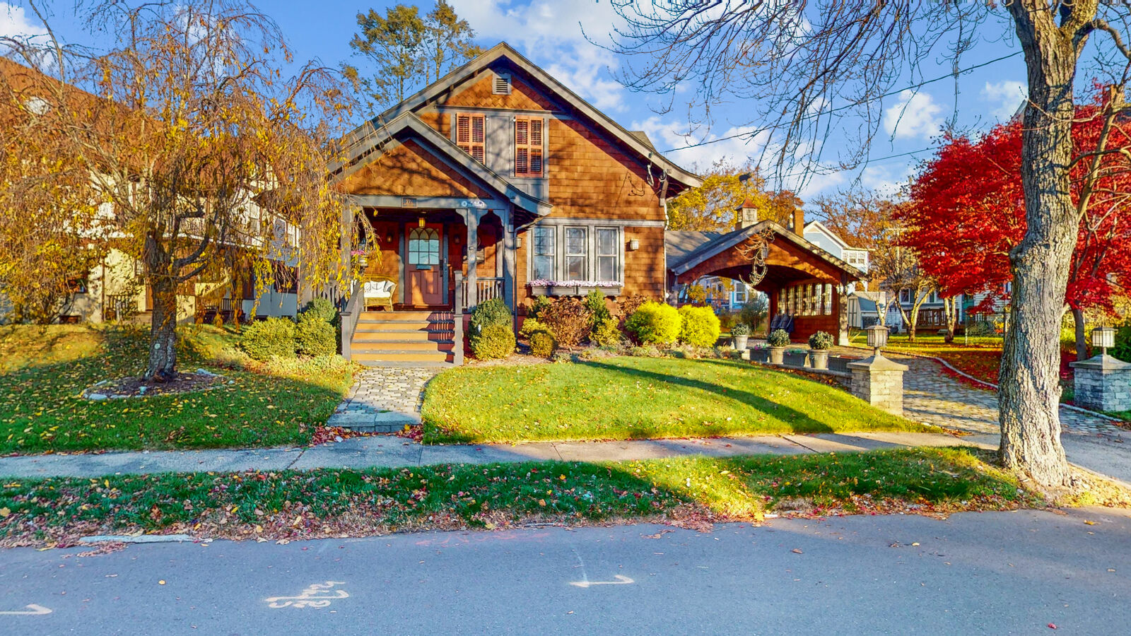 Property Photo:  212 Lincoln Street  CT 06052 