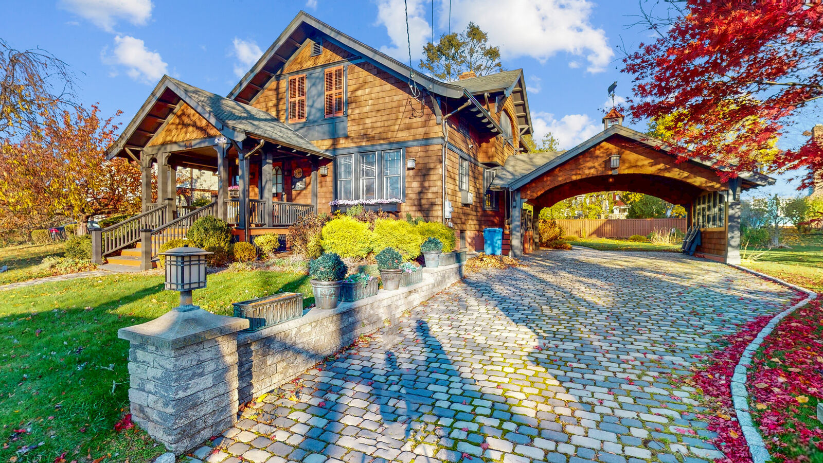 Property Photo:  212 Lincoln Street  CT 06052 