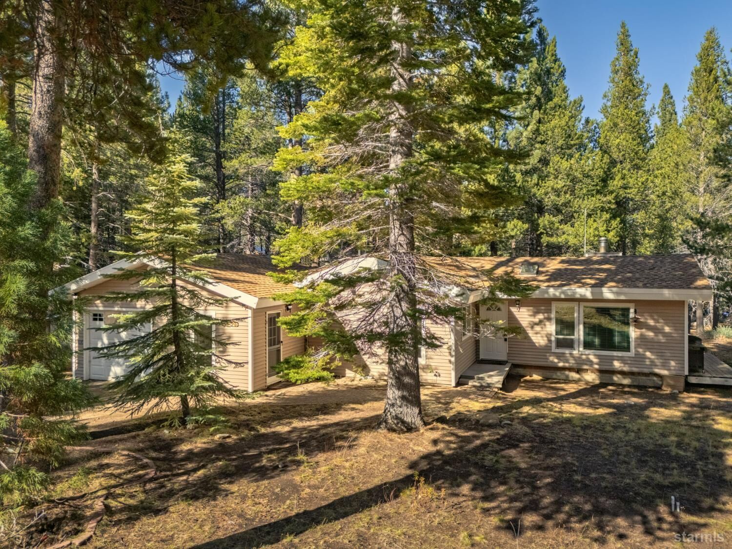 Property Photo: 633 Shoshone Street CA 96150