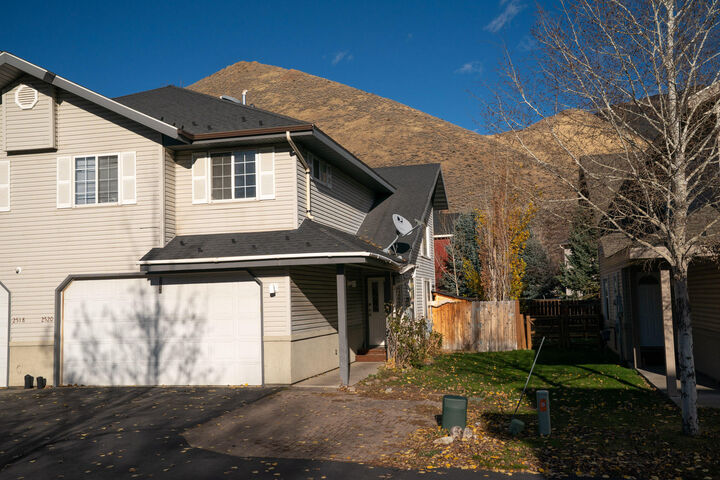 Property Photo: 2520 Woodside Blvd ID 83333