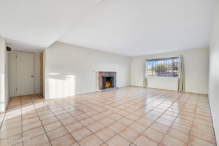 Property Photo:  420 S Country Club Road  AZ 85716 