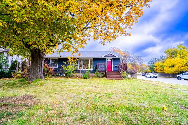 Property Photo:  243 Ruggles Avenue  ON L4C 1Y6 