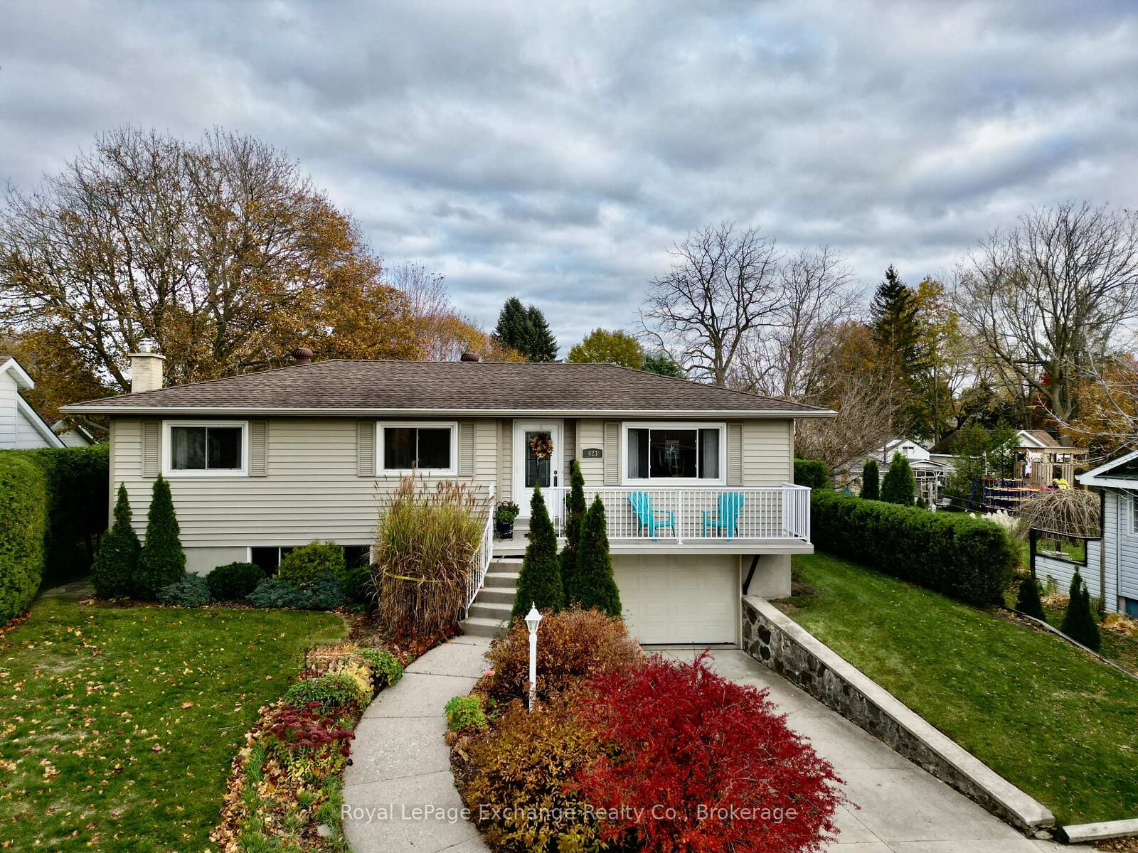 Property Photo:  423 Adelaide Street  ON N2Z 2W6 