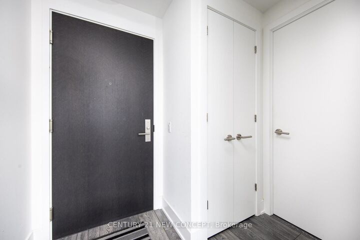 Property Photo:  403 Church Street 3810  ON M4Y 0C9 