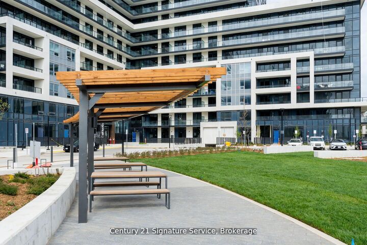 Property Photo:  3220 William Coltson Avenue 614  ON L6H 7W6 