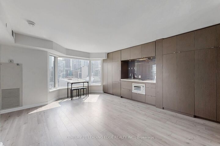 Photo de la propriété:  155 Yorkville Avenue 1704  ON M5R 0B4 
