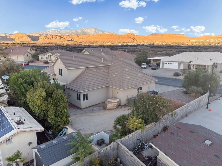 Property Photo:  1815 N Red Mountain Dr E  UT 84765 