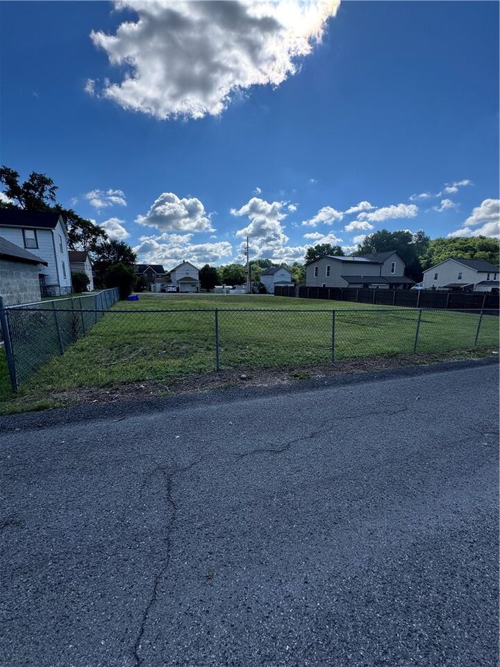 Property Photo: 111 Poplar St PA 15126